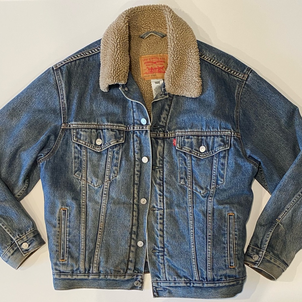 Levi’s Sherpa Trucker Denim Jacket. Size L.
